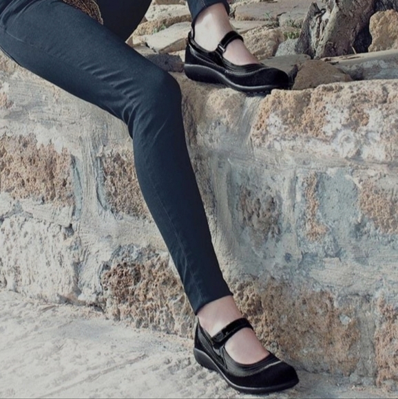 Naot Kirei Black leather Mary Jane size 8.5 - Picture 11 of 11